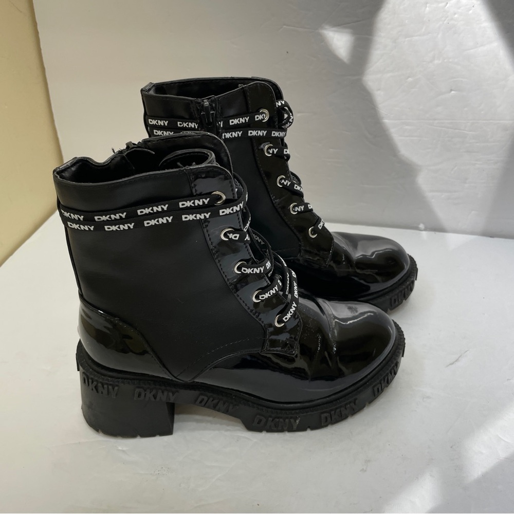 DKNY COMBAT BOOTS IN BLACK PATENT